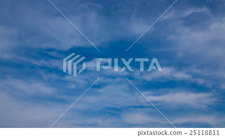 Sky and clouds in late September (16: 9) 25118811
