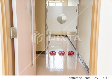 School toilet Women's toilet School toilet Women's toilet 25119012