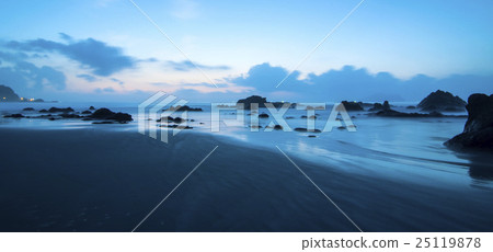 日出前的藍色調外澳海灘 25119878