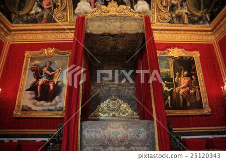 Between Mercure 25120343