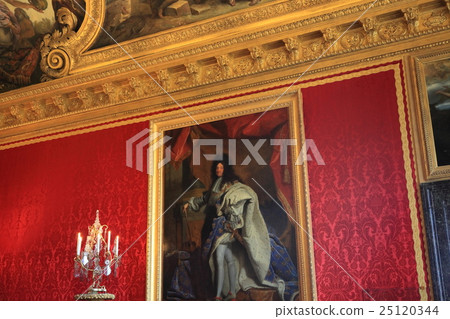 Louis XIV during Apollo 25120344