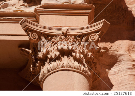 Petra Ruins El · Hazune (Treasure Hall) Cylindrical Corinth Style Petra Ruins El · Hazune (Treasure Hall) Cylindrical Corinth Style 25127618