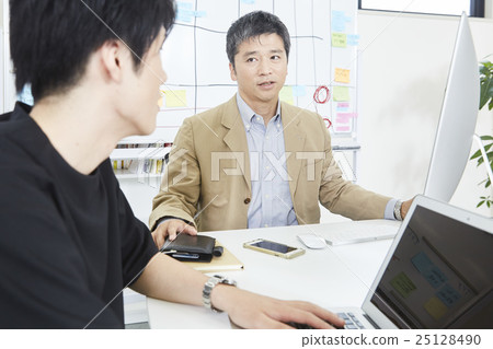 Businessmen during a meeting 25128490