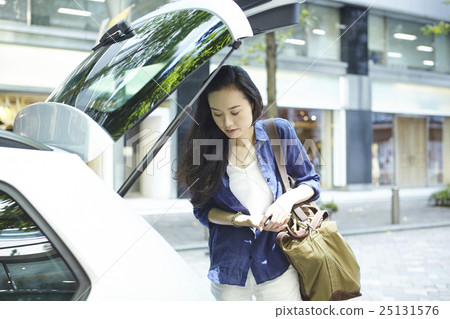 汽車生活女性 25131576