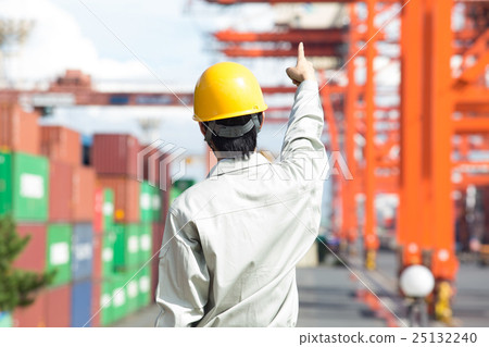 Gatling crane and harbor operation Gatling crane and harbor operation 25132240