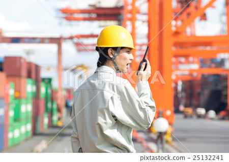 Gatling crane and harbor operation Gatling crane and harbor operation 25132241