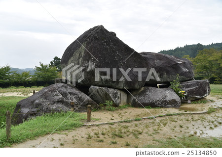【世界遺產:飛鳥藤原禦所】位於奈良縣高市郡飛鳥村的石舞台古墳(國家指定特別歷史遺跡)特寫 【世界遺產:飛鳥藤原禦所】位於奈良縣高市郡飛鳥村的石舞台古墳(國家指定特別歷史遺跡)特寫 25134850