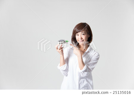 Casual Portrait · Middle Female White Back Casual Portrait · Middle Female White Back 25135016
