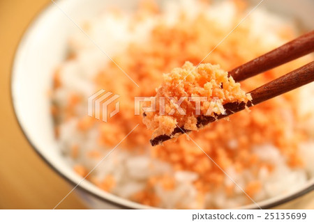 Salmon flakes Salmon flakes 25135699