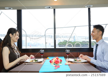 Lunch Cruise 25137889