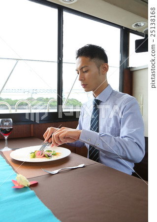 Lunch Cruise 25138168