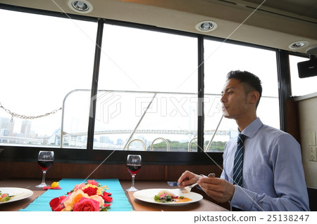 Lunch Cruise 25138247