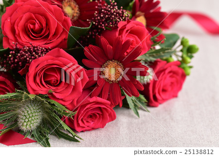 Arrangement of red roses Arrangement of red roses 25138812