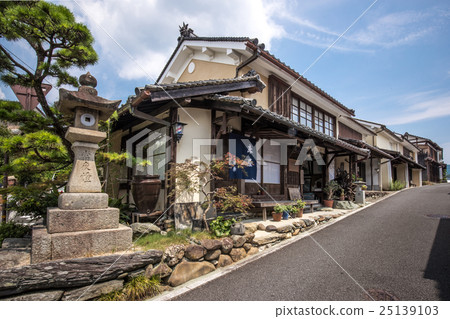 Townscape of Uchiko (Ehime Prefecture Uchiko Machi) 25139103