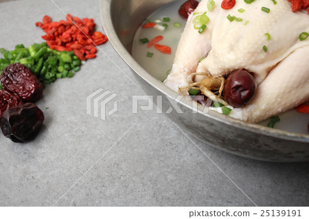 Ginseng chicken soup korean food Ginseng chicken soup korean food 25139191