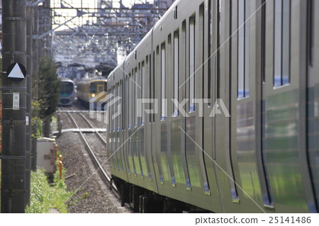 "The railroad crossing without opening" of the Seibu Shinjuku line "The railroad crossing without opening" of the Seibu Shinjuku line 25141486
