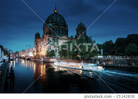 Berlin Cathedral on Spree river, Berlin, Ger Berlin Cathedral on Spree river, Berlin, Ger 25142630