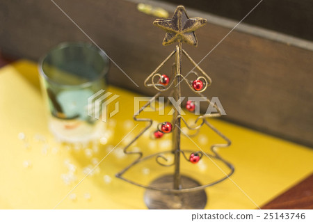 Christmas tree and candle holder 25143746