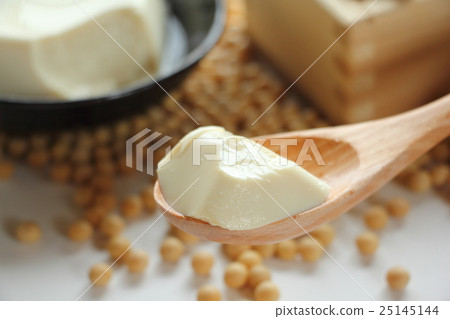 Silk tofu 25145144