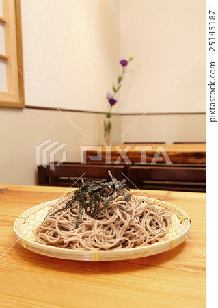 soba noodles 25145187