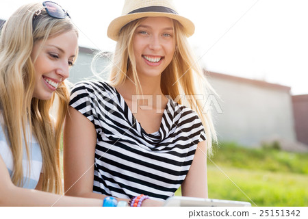 Surfing internet 25151342