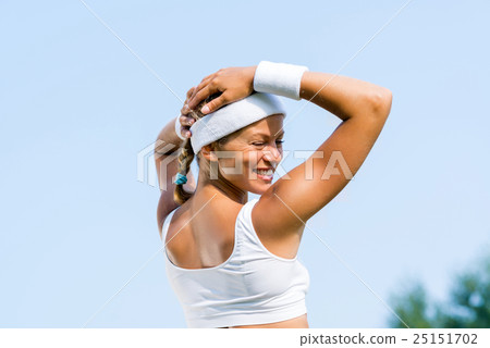 Woman runner 25151702