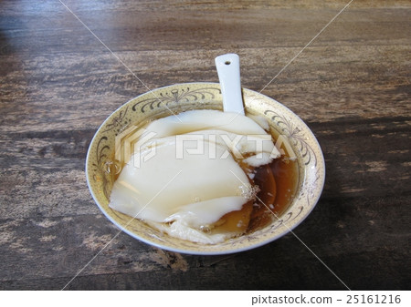 In Taiwan, New Taipei City, Jiufen District, Golden Jade Stone, Brown Sugar Bean Flower, Taiwan Tofu In Taiwan, New Taipei City, Jiufen District, Golden Jade Stone, Brown Sugar Bean Flower, Taiwan Tofu 25161216