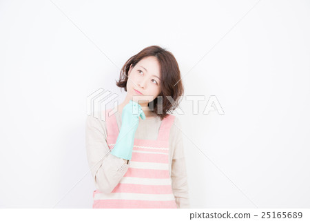 Cleaning ladies 25165689