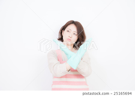 Cleaning ladies 25165694