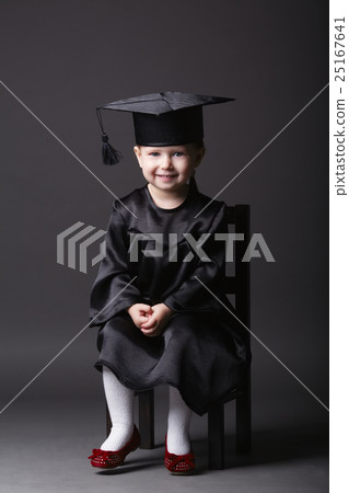 diploma graduating little student kid 25167641