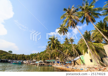 Ben Ngu wharf, Nam Du islands, Kien Giang 25174028