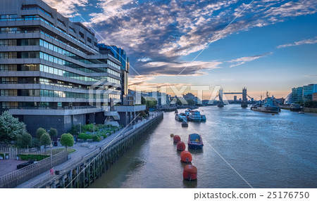 Tower bridge at sunrise Tower bridge at sunrise 25176750