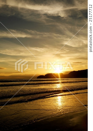 Taki-za海灘的晚上風景 25177712