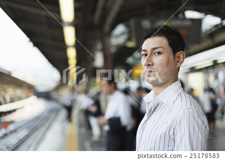 30's Business Men & Women 25178583