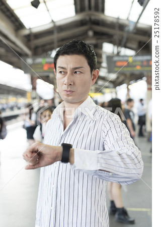 30's Business Men & Women 25178592