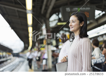 30年代商務男裝和女裝 25178633