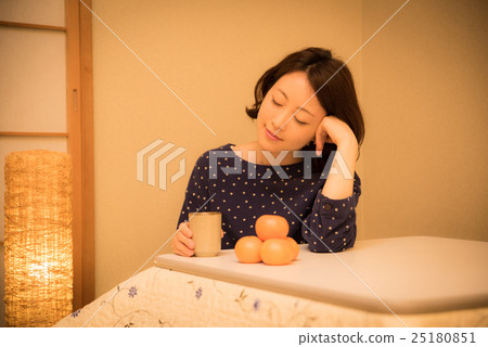 Kotatsuya woman 25180851