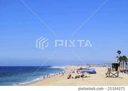 在紐波特海灘的海邊海灘在巴波亞海島 25184271