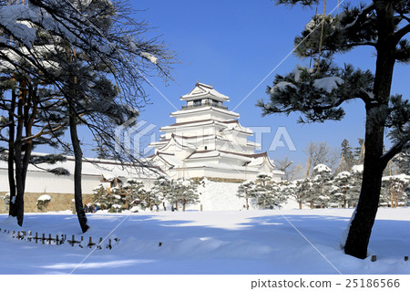 Tsuruga castle in winter Tsuruga castle in winter 25186566