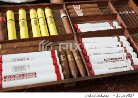 cigar cigar 25189024