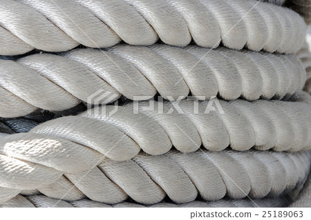 White rope used on ships 25189063