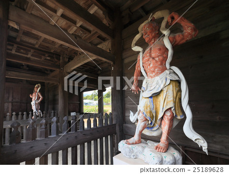 Shikoku Buddhist No. 8 Buddhist temple "Kumagaya-ji" Stone statue of King Emperor of Nibaemon 25189628