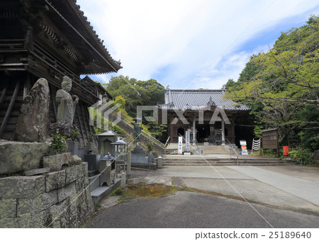 Shikoku Buddhist No. 8 Buddhist temple "Kumagaya-ji" main temple, stone steps to Daito-do, bell tower Shikoku Buddhist No. 8 Buddhist temple "Kumagaya-ji" main temple, stone steps to Daito-do, bell tower 25189640