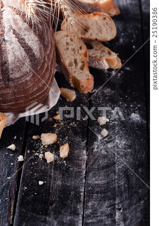 Various sliced bread 25190386