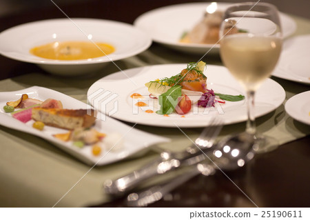 法國餐廳套餐 法國餐廳套餐 25190611