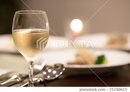 French restaurant course meal 25190623