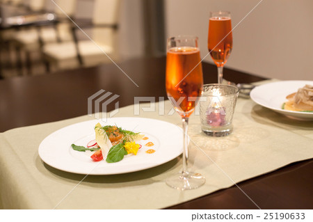 French restaurant course meal French restaurant course meal 25190633