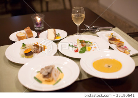 French restaurant course meal 25190641