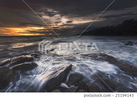 sea sunset rock and sea in twilight sea sunset rock and sea in twilight 25194143