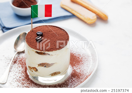 Tiramisu, traditional Italian dessert Italian flag 25197374